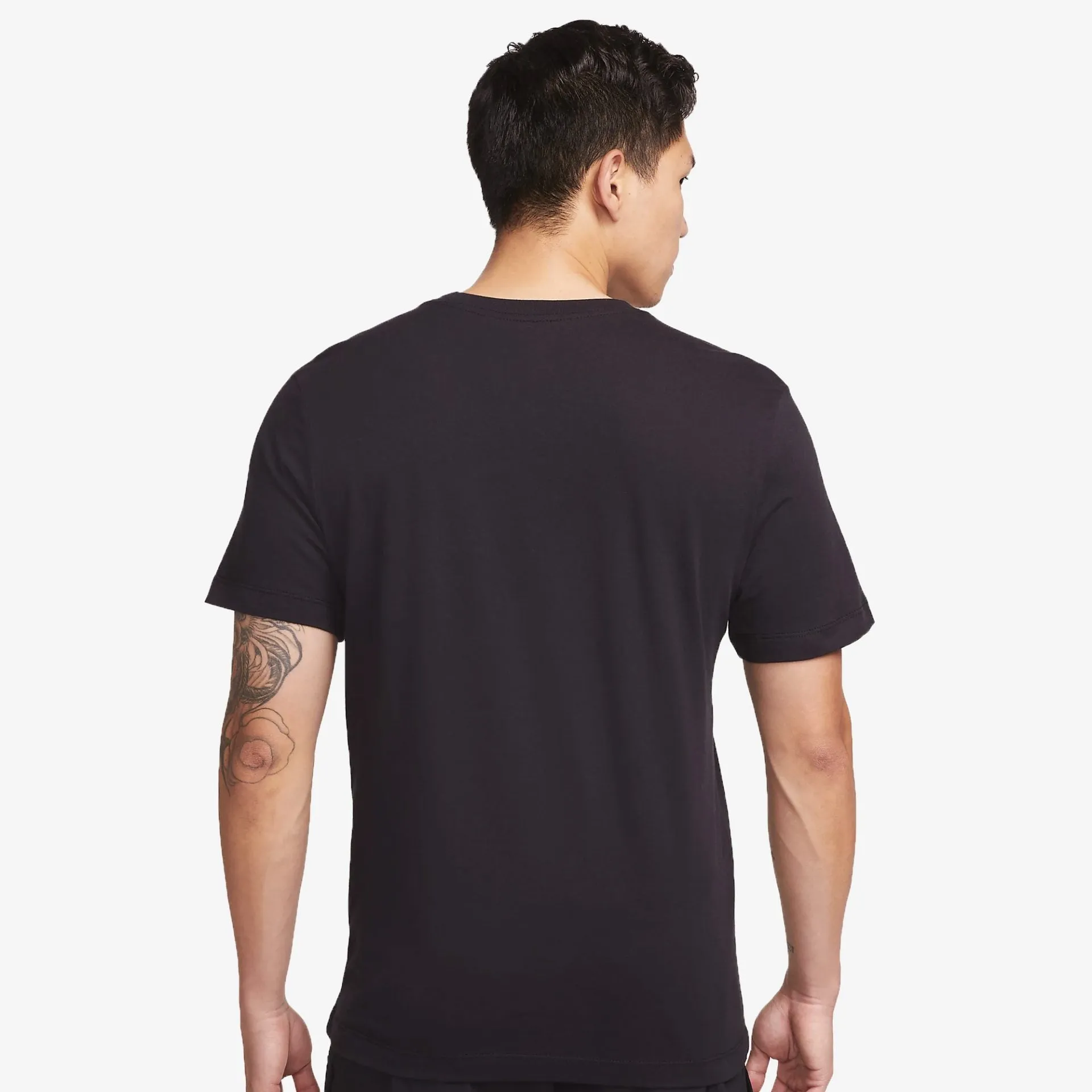 Nike | SPORTSWEAR T-SHIRT  { BLACK