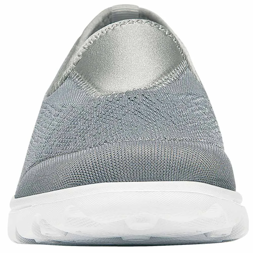 TravelActiv Slip-On Sneakers